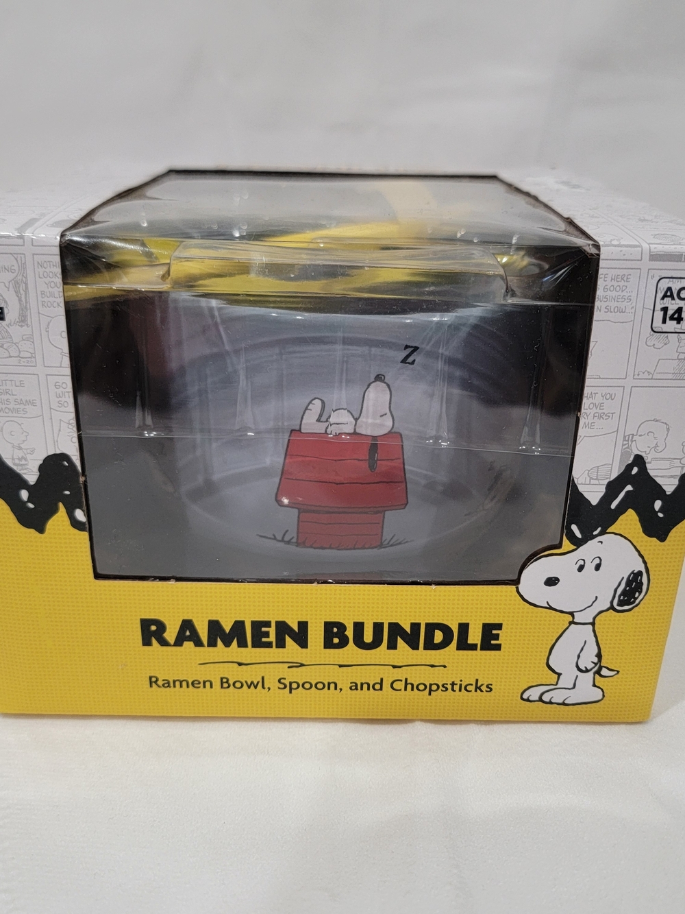 Snoopy Ramen Bowl Bundle - Black Bowl with Red Snoopy Graphic